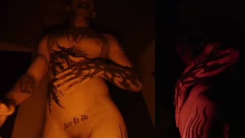 Snapshot of vampiredavyd chatting on February 2025 06:38:02 AM david guzman i model independenthelp me with a thumbs up online show from February 2025 06:38:02 AM