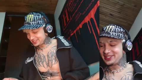 Snapshot of vampiredavyd chatting on February 2025 07:09:01 AM david guzman i model independenthelp me with a thumbs up online show from February 2025 07:09:01 AM