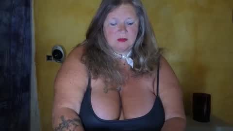 vampwoman online show from May 2026 01:43:02 PM