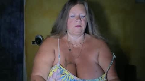 vampwoman online show from May 2026 05:35:01 AM