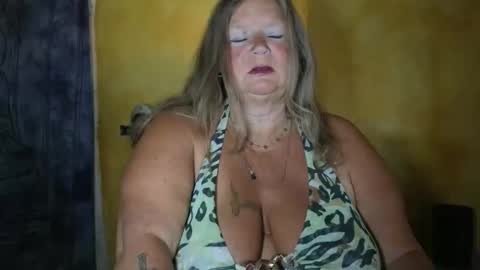 vampwoman online show from May 2026 07:03:01 AM