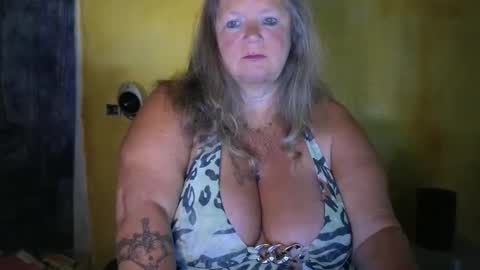 vampwoman online show from May 2026 06:42:01 AM
