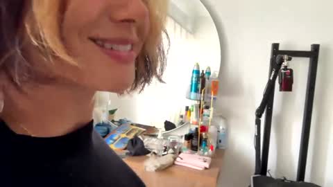 vanessa online show from May 2026 05:22:02 PM