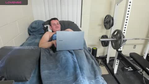 Snapshot of vandal2021 chatting on January 2025 04:52:01 AM Vandal2021 online show from January 2025 04:52:01 AM