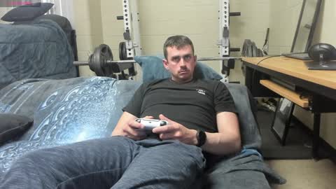 Snapshot of vandal2021 chatting on January 2025 11:35:01 PM Vandal2021 online show from January 2025 11:35:01 PM