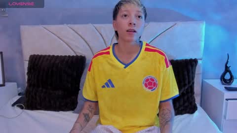 vane_grey online show from June 2026 06:56:01 PM