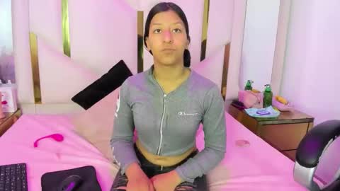 Snapshot of vanelin18 chatting on May 2026 02:35:02 PM Vane online show from May 2026 02:35:02 PM