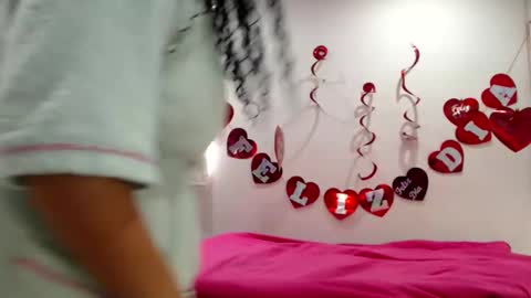 Snapshot of vanesam chatting on February 2025 08:11:02 PM vanessa and samantha online show from February 2025 08:11:02 PM