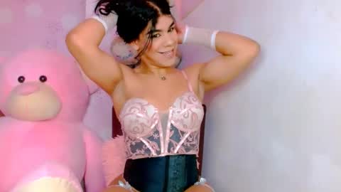 Snapshot of vanessa_brett_1 chatting on December 2024 05:37:01 AM vanessa online show from December 2024 05:37:01 AM