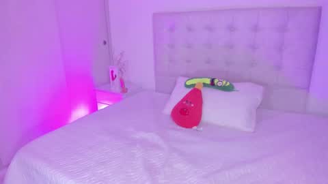 Snapshot of vanessa_cruz_18 chatting on February 2026 08:52:01 PM Vane online show from February 2026 08:52:01 PM