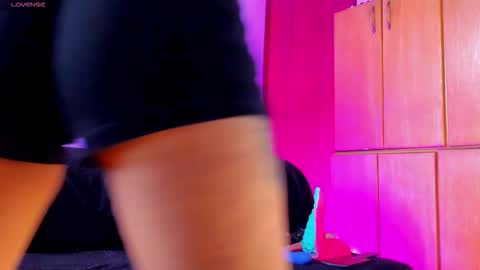 Snapshot of vanessa_gonzaless chatting on November 2025 04:19:01 PM Vanessa online show from November 2025 04:19:01 PM