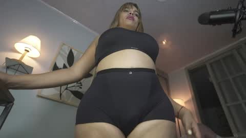Snapshot of vanessa_novvoa chatting on April 2026 01:25:01 AM Vanessa Novvoa online show from April 2026 01:25:01 AM