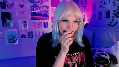 Vanessa online show from July 2026 06:20:01 PM