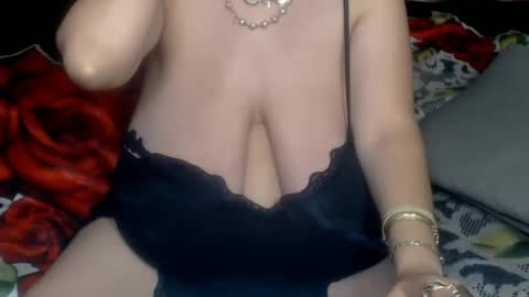 Vanessa HUGE BOOBS online show from December 2024 01:26:02 AM