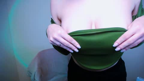 Snapshot of vanessakim_ chatting on December 2024 05:34:01 AM Vanessa online show from December 2024 05:34:01 AM