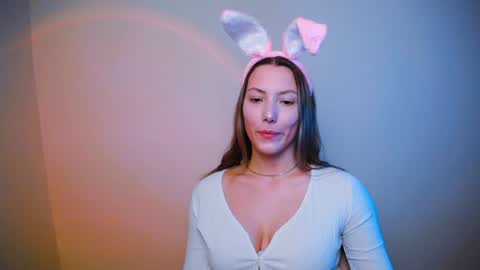 Snapshot of vanessakim_ chatting on December 2024 08:48:01 PM Vanessa online show from December 2024 08:48:01 PM