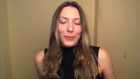 Snapshot of vanessakim_ chatting on March 2025 08:00:01 PM Vanessa online show from March 2025 08:00:01 PM