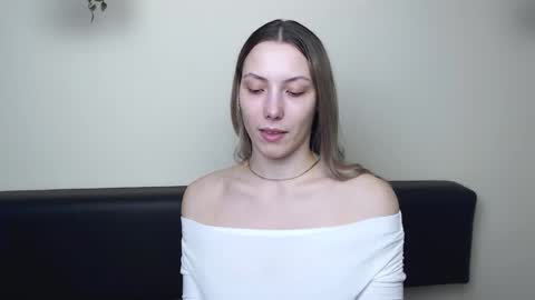 Snapshot of vanessakim_ chatting on February 2026 05:09:02 PM Vanessa online show from February 2026 05:09:02 PM