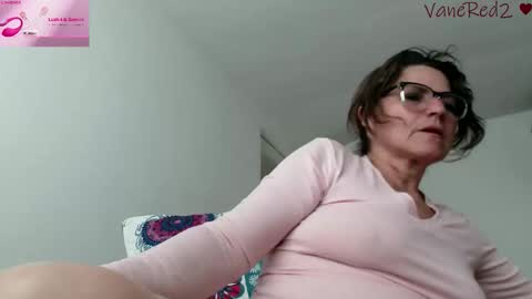 Snapshot of vanessared2 chatting on May 2026 09:13:01 PM Vanesared2 online show from May 2026 09:13:01 PM