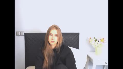 Snapshot of vanessatrue chatting on December 2025 04:36:02 PM VanessaTrue online show from December 2025 04:36:02 PM