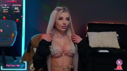 Vanessa online show from July 2026 01:18:01 PM