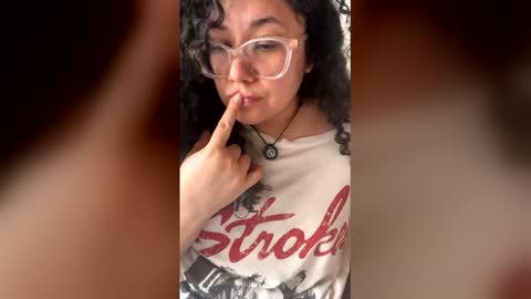 V A N E S S A  online show from March 2026 03:45:01 PM