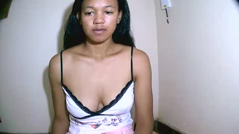 vanih27 online show from March 2026 07:13:02 PM