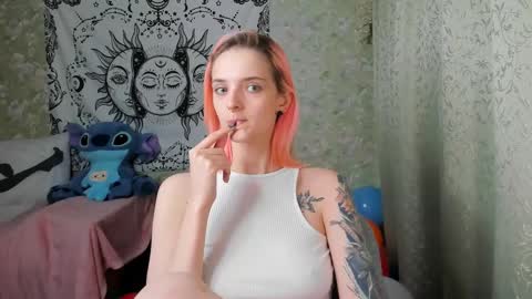 Snapshot of vanilla_arya chatting on December 2024 11:19:02 AM Adelina online show from December 2024 11:19:02 AM