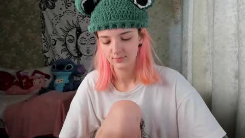 Snapshot of vanilla_arya chatting on February 2025 10:29:01 AM Adelina online show from February 2025 10:29:01 AM