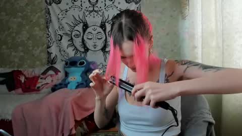 Snapshot of vanilla_arya chatting on March 2025 09:25:02 AM Adelina online show from March 2025 09:25:02 AM