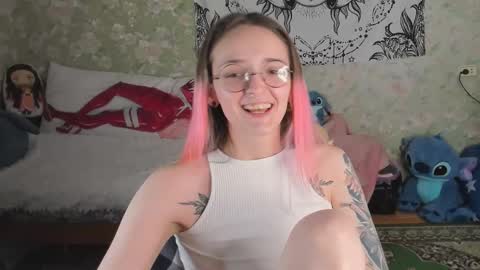 Snapshot of vanilla_arya chatting on October 2025 11:44:02 AM Adelina online show from October 2025 11:44:02 AM