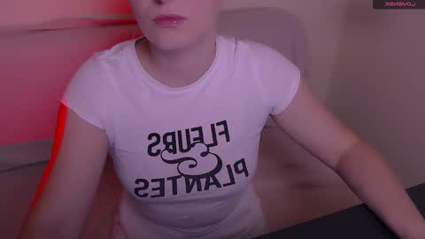 Snapshot of vanillaex_ chatting on December 2025 07:57:02 AM Mia online show from December 2025 07:57:02 AM