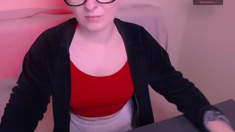 Snapshot of vanillaex_ chatting on December 2025 08:34:01 AM Mia online show from December 2025 08:34:01 AM