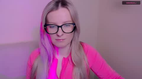 Snapshot of vanillaex_ chatting on January 2026 08:51:01 AM Mia online show from January 2026 08:51:01 AM