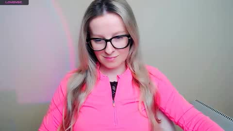 Snapshot of vanillaex_ chatting on February 2026 08:19:01 AM Mia online show from February 2026 08:19:01 AM