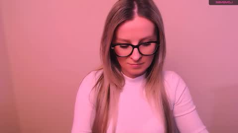 Snapshot of vanillaex_ chatting on February 2026 05:20:01 PM Mia online show from February 2026 05:20:01 PM