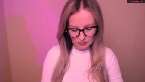 Snapshot of vanillaex_ chatting on March 2026 06:10:01 PM Mia online show from March 2026 06:10:01 PM