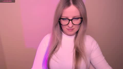 Snapshot of vanillaex_ chatting on March 2026 06:58:01 PM Mia online show from March 2026 06:58:01 PM