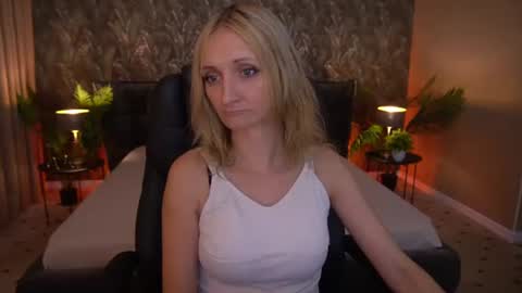 vanillamuse online show from July 2026 06:16:02 AM