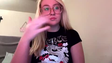 Snapshot of vanillapuddingpie chatting on January 2025 01:41:01 AM vanillapuddingpie online show from January 2025 01:41:01 AM