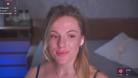 Snapshot of vanille_mystery chatting on June 2026 03:25:01 AM Sophie online show from June 2026 03:25:01 AM