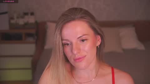 Snapshot of vanille_mystery chatting on June 2026 09:45:01 PM Sophie online show from June 2026 09:45:01 PM