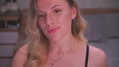 Snapshot of vanille_mystery chatting on June 2026 10:31:01 PM Sophie online show from June 2026 10:31:01 PM