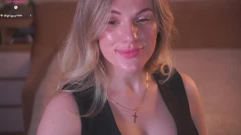 Snapshot of vanille_mystery chatting on July 2026 10:03:01 PM Sophie online show from July 2026 10:03:01 PM