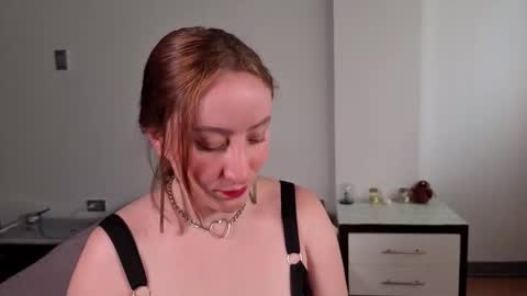 Snapshot of vanlet chatting on September 2025 08:10:01 PM Elizabeth online show from September 2025 08:10:01 PM