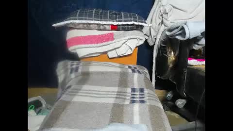 vanneloope online show from April 2026 12:37:02 AM