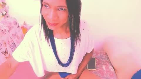 Snapshot of vannesascott chatting on April 2026 11:43:01 PM VANNESA online show from April 2026 11:43:01 PM