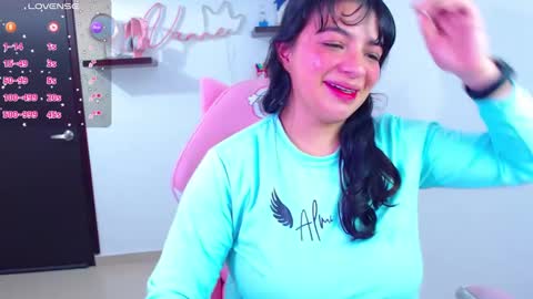 Snapshot of vannessa_shy chatting on February 2025 09:25:02 PM Vanesa online show from February 2025 09:25:02 PM