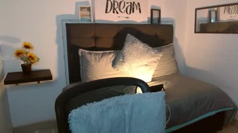 vane online show from September 2025 08:09:02 PM