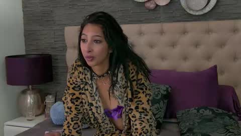 Vanessa online show from November 2025 08:07:01 PM